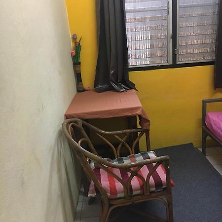 One Isra Hostel Чиангмай Екстериор снимка